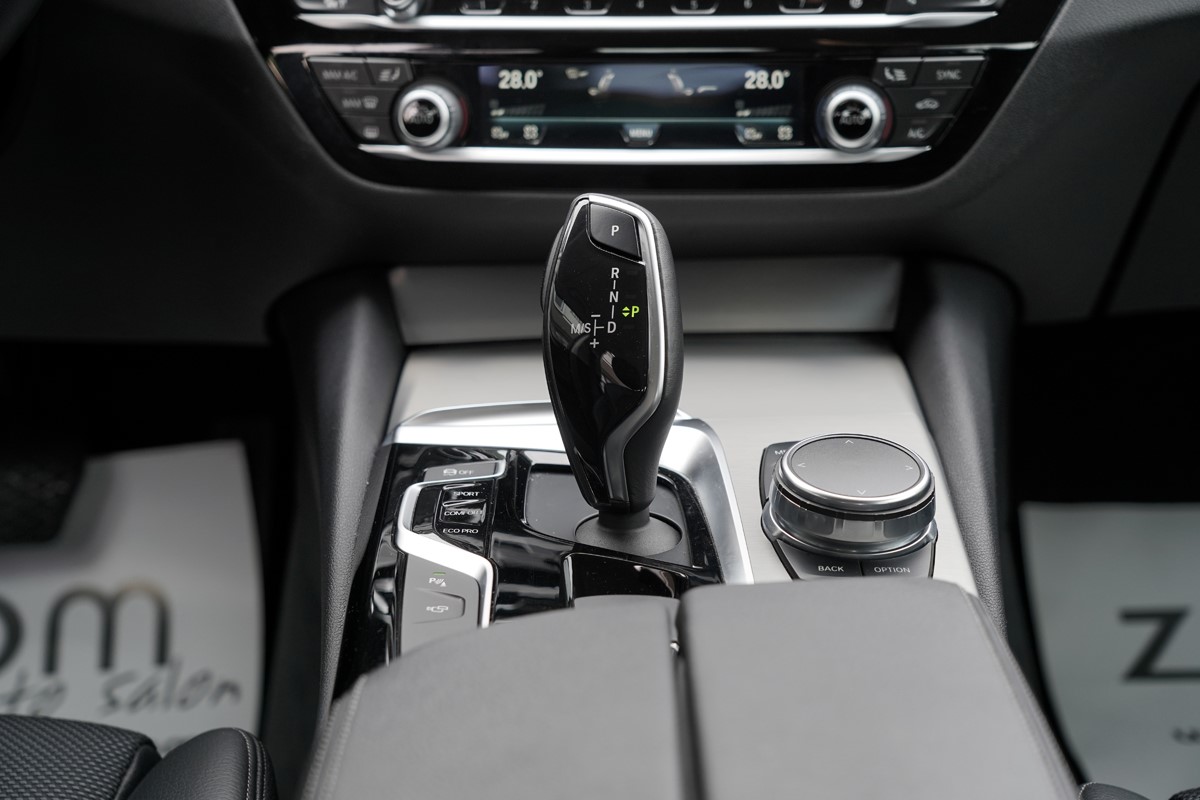 BMW
 5-Series 530D XDRIVE