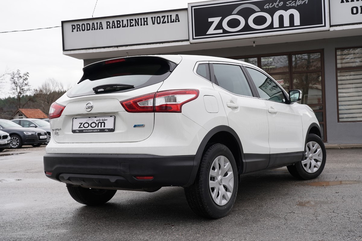 Nissan
 Qashqai 1.5 DCI