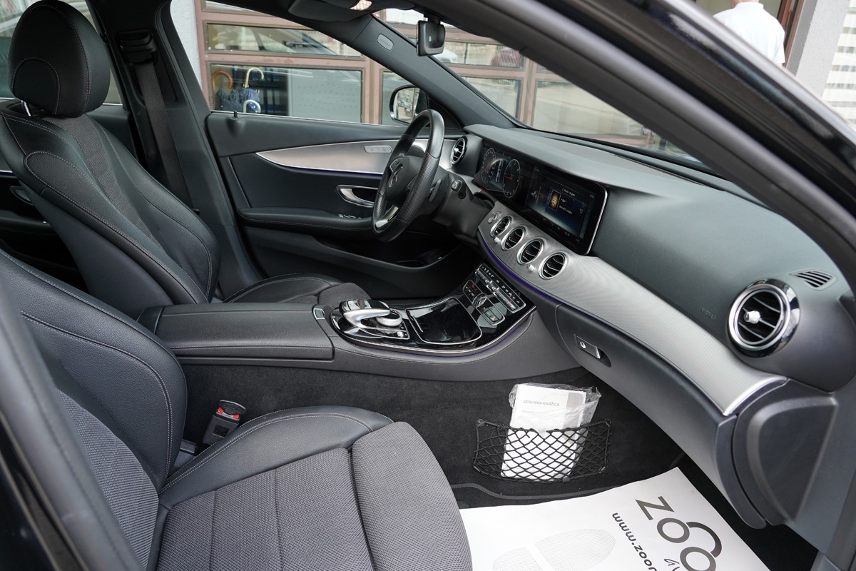 Mercedes-Benz E-Class
 220 D Avantgarde 