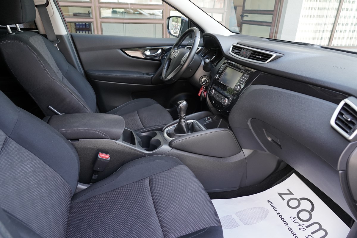 Nissan
 Qashqai 1.6 DCI 4x4