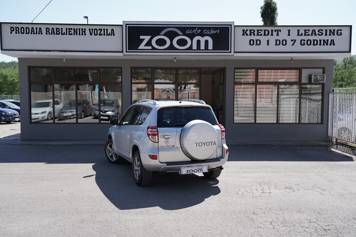 Toyota
 RAV4
 2,2 D