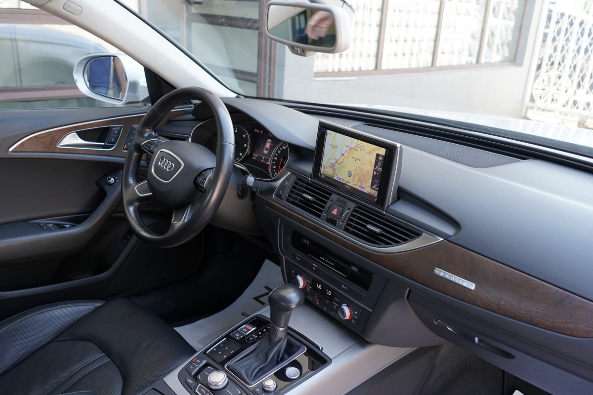 Audi A6
 3.0 TDI QUATTRO