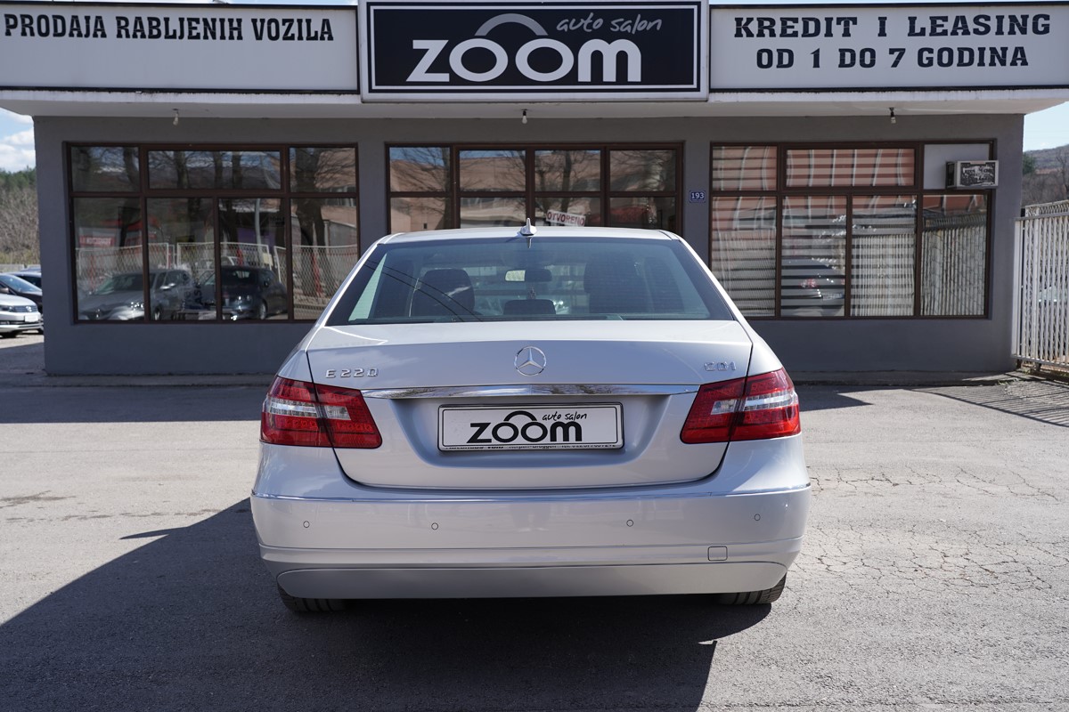 Mercedes-Benz E-Class
 E 220 CDI AVANTGARDE