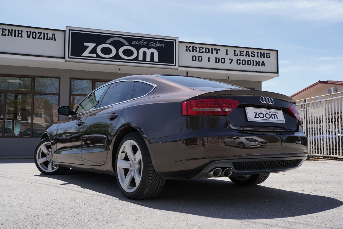 Audi A5
 2.0 TDI