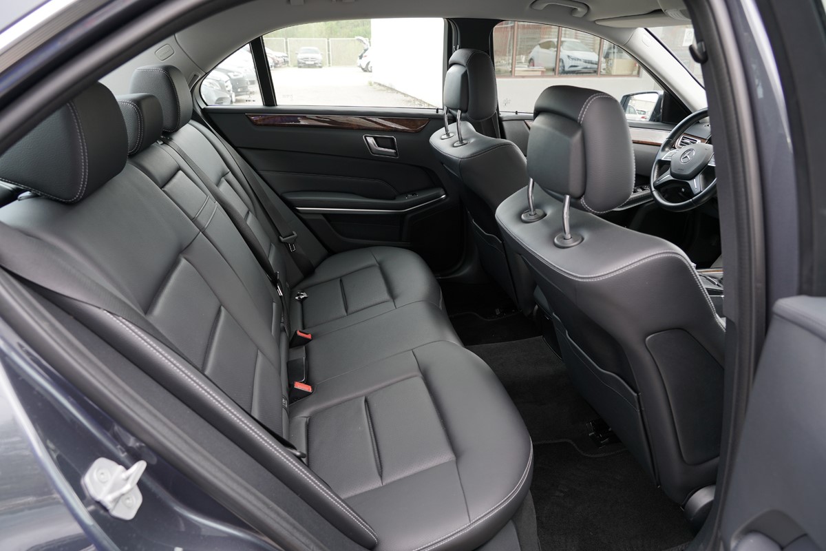 Mercedes-Benz E-Class
 200 CDI