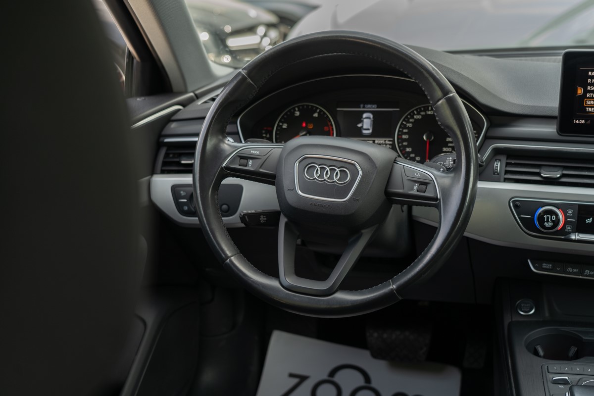 Audi A4
 2,0 TDI