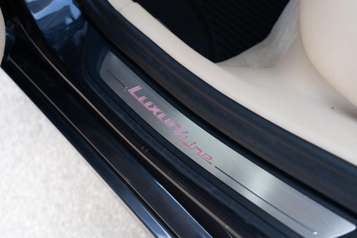 BMW
 5-Series 520 D XDRIVE