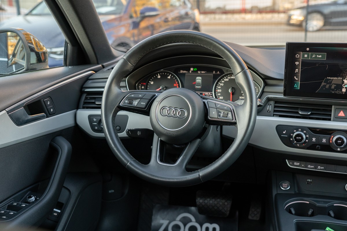Audi A4
 30 TDI