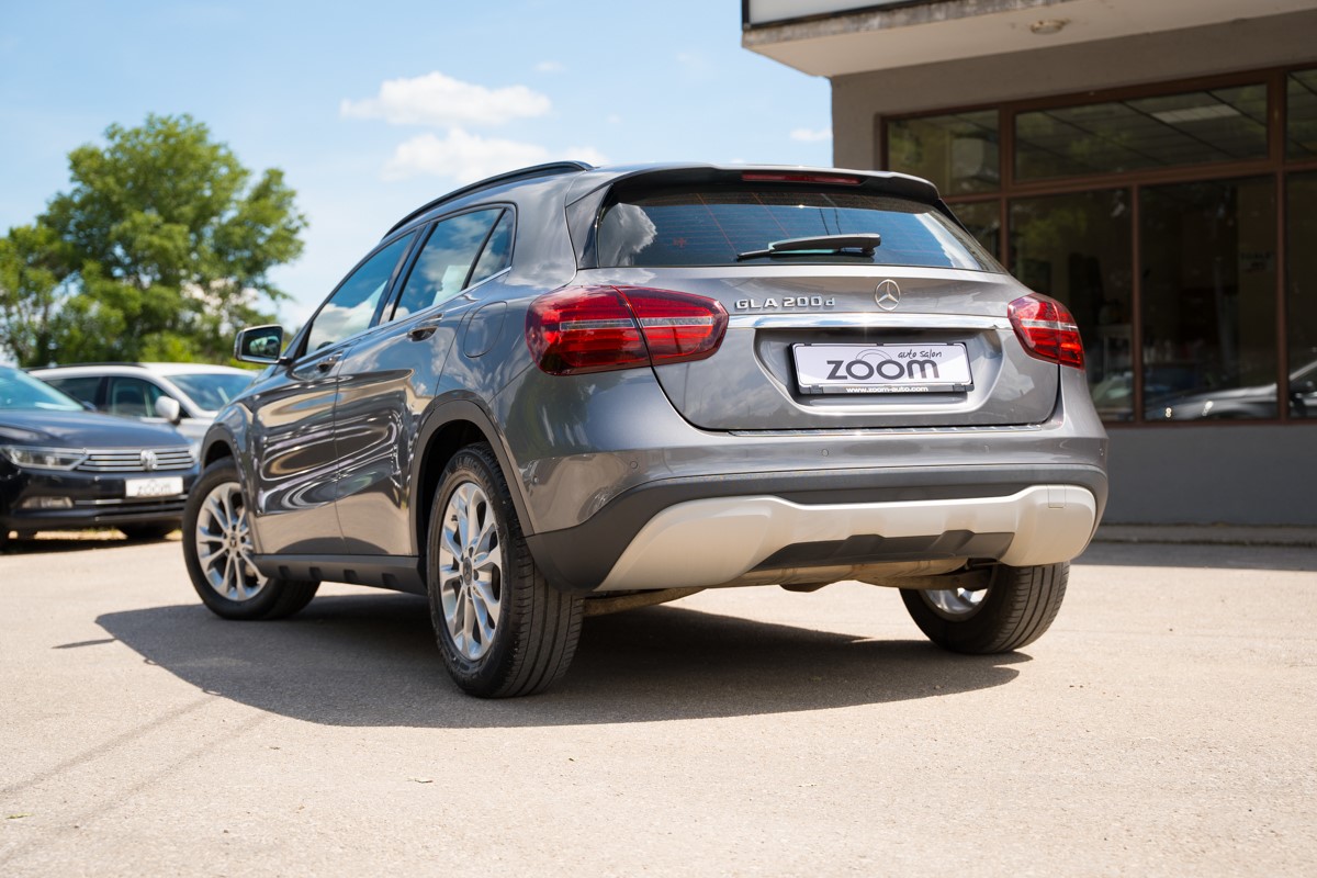 Mercedes-Benz GLA 200 d