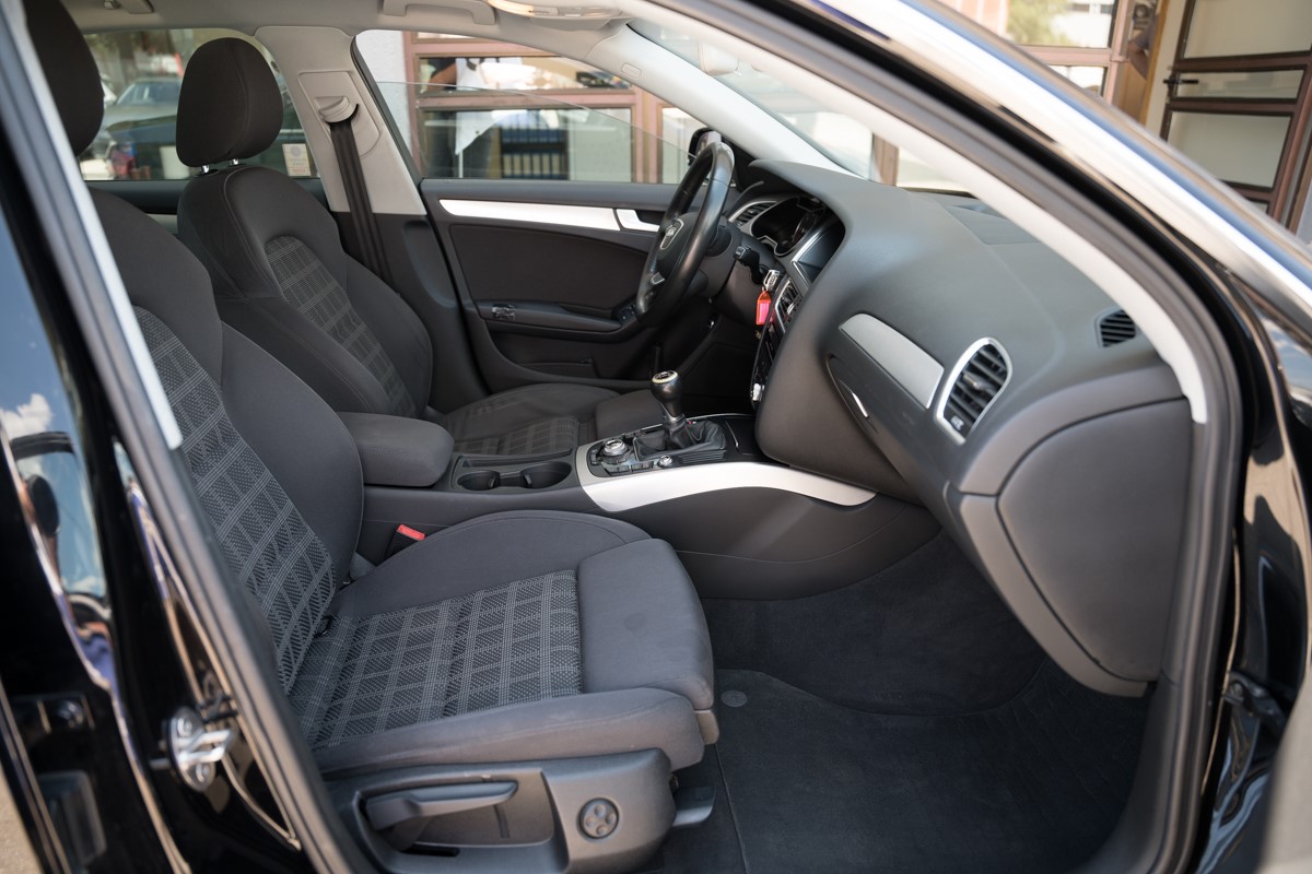 Audi A4
 2.0 TDI