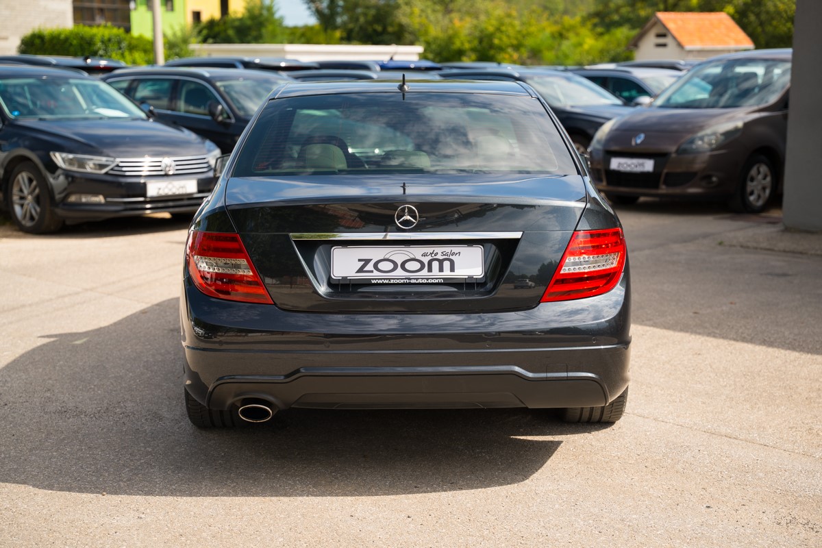 Mercedes-Benz C-Class
 200 CDI AMG