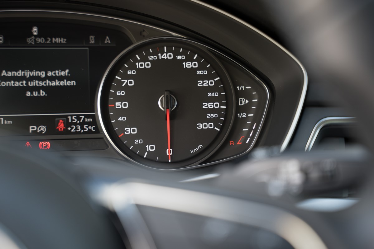 Audi A4
 30 TDI 