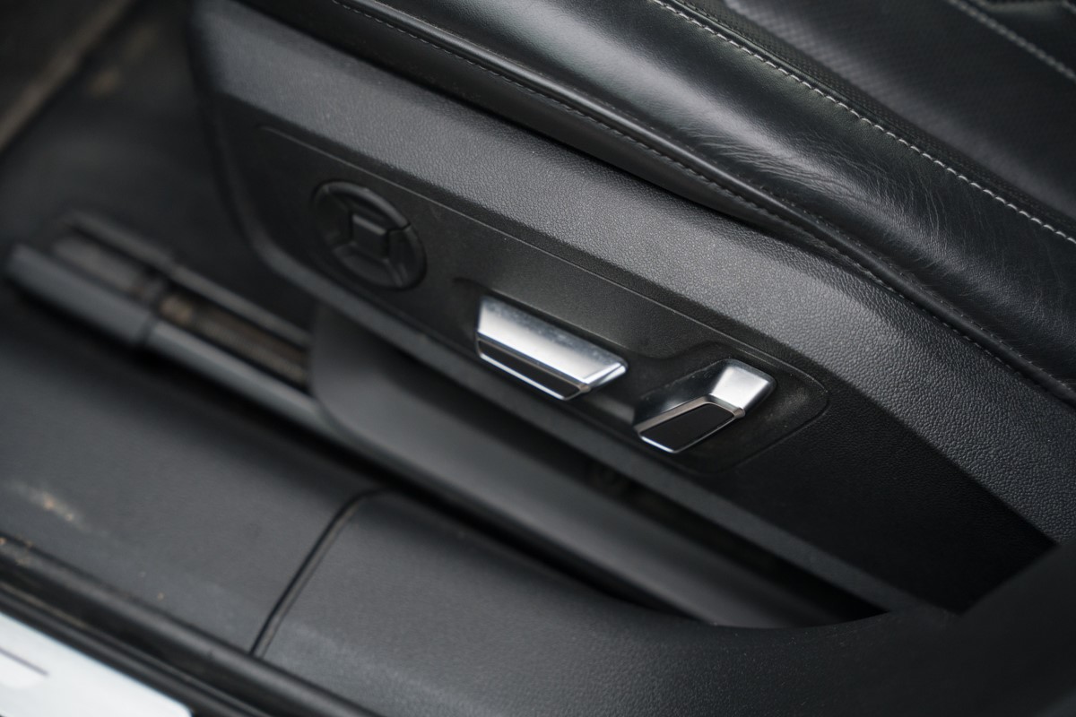 Audi A6
 55 TFSI E S line QUATTRO