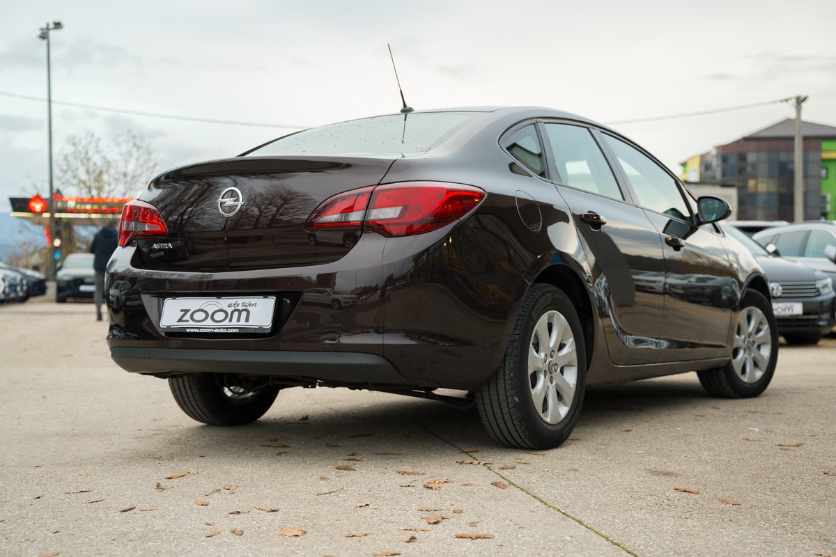 Opel Astra 1.6