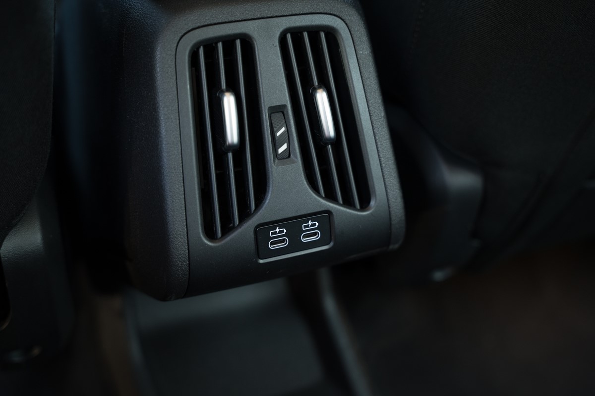 BMW
 X1 18 d sDrive