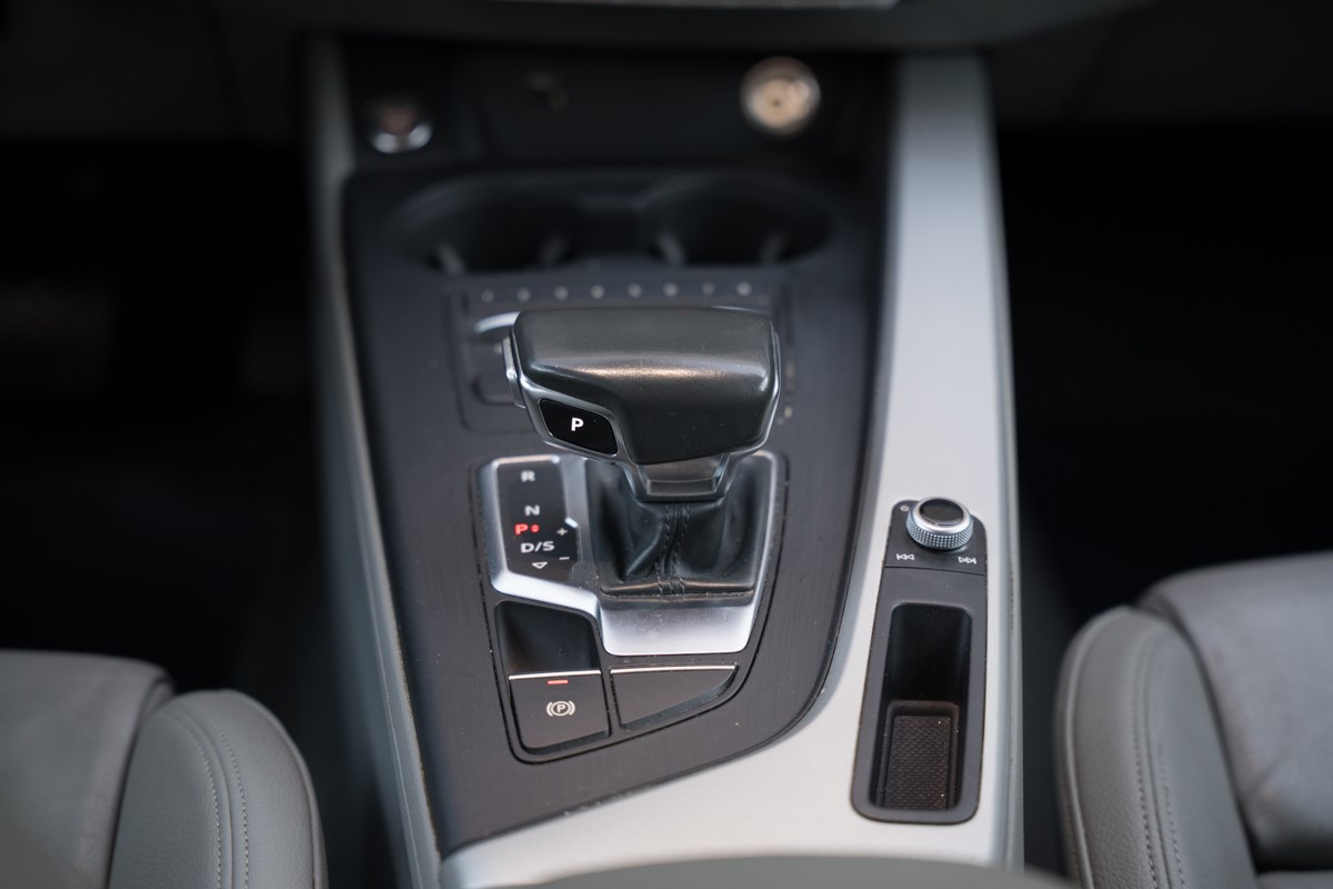 Audi A4
 35 TDI S-tronic Bussines Line