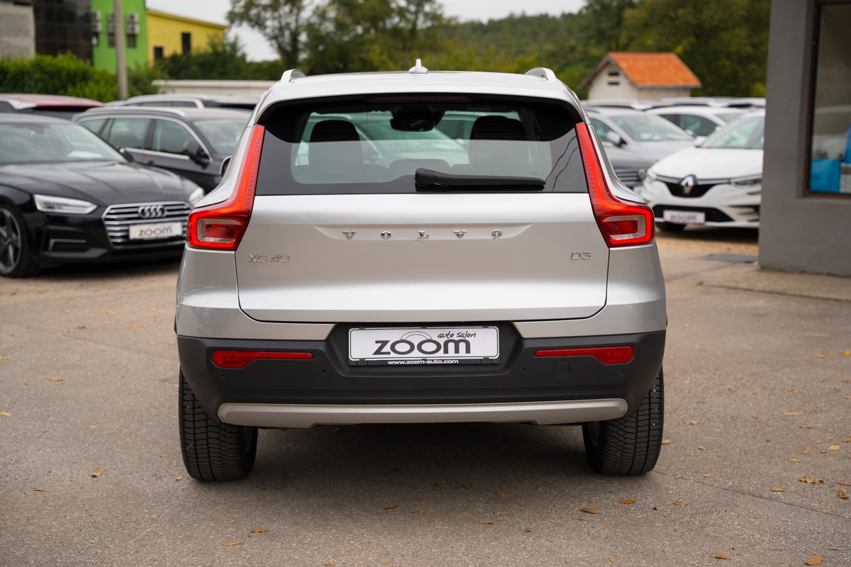 Volvo
 XC40 2.0 D D3