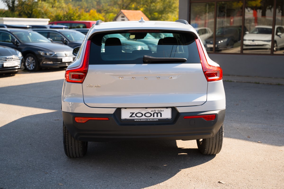 Volvo
 XC40 2.0 D
