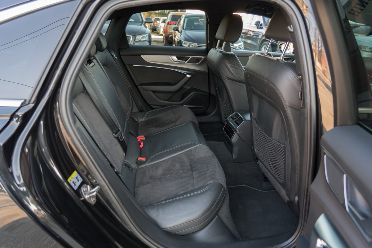 Audi A6
 50 TDI S line