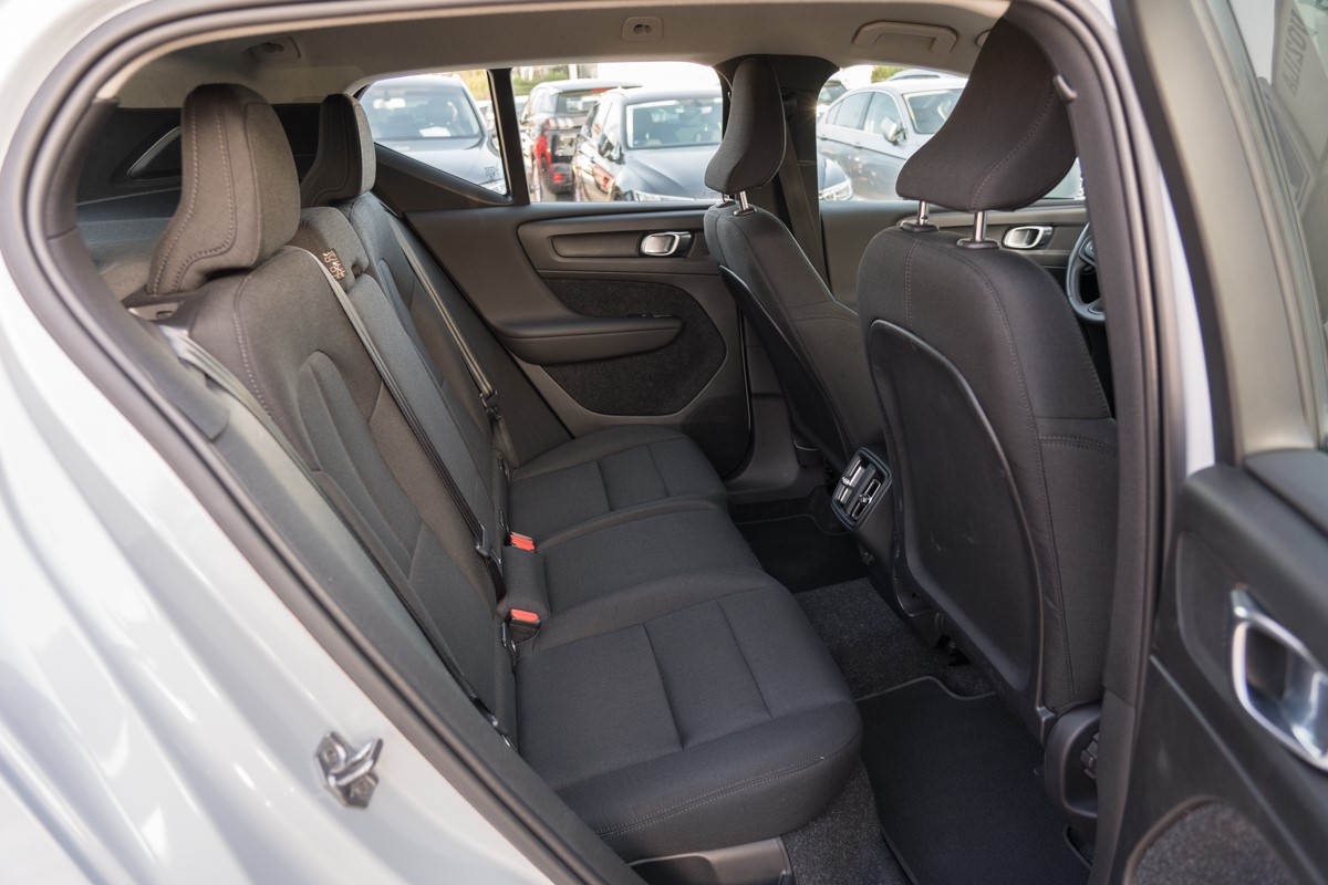 Volvo
 XC40 2.0D D3 AWD 4X4
