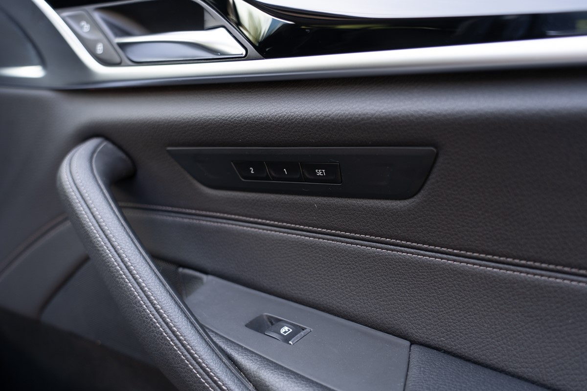 BMW
 5-Series 520dA Business
