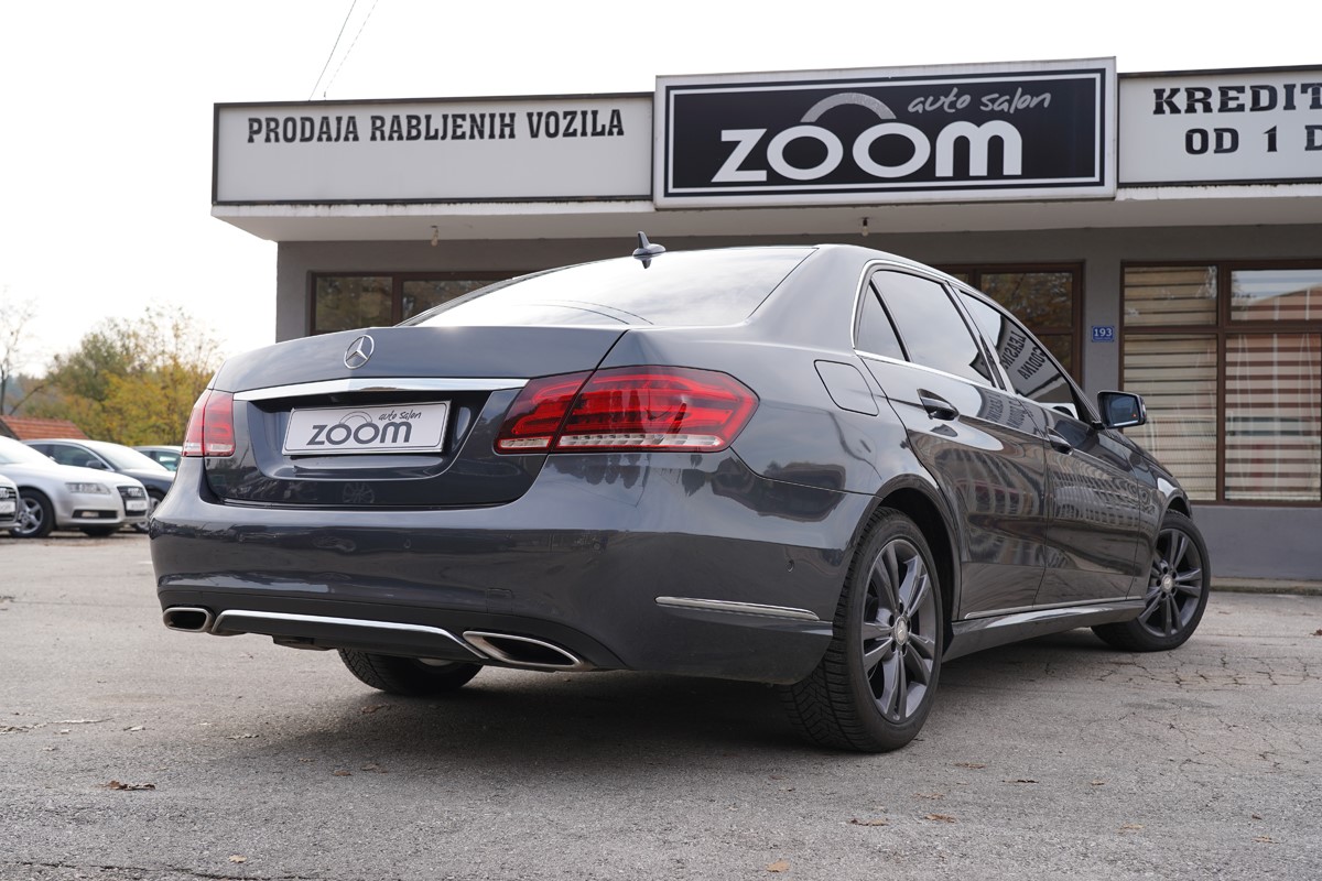 Mercedes-Benz E-Class
 E 220 BLUETEC