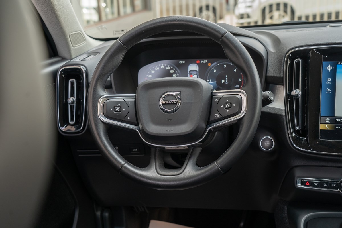 Volvo
 XC40 D4 AWD Geartronic Business