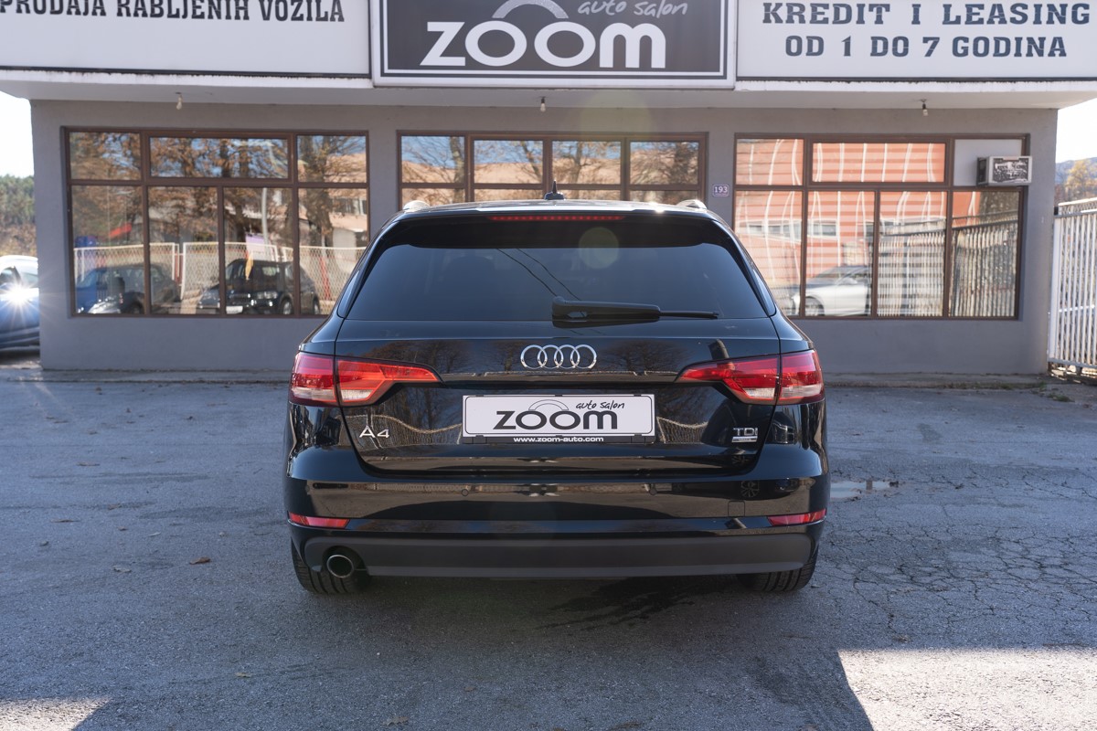Audi A4
 2.0 TDI