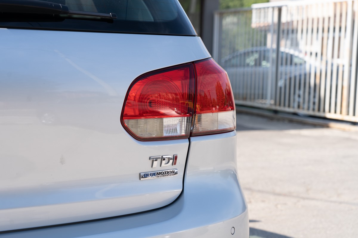 Volkswagen Golf VI 1,6 CR TDI COMFORTLINE 