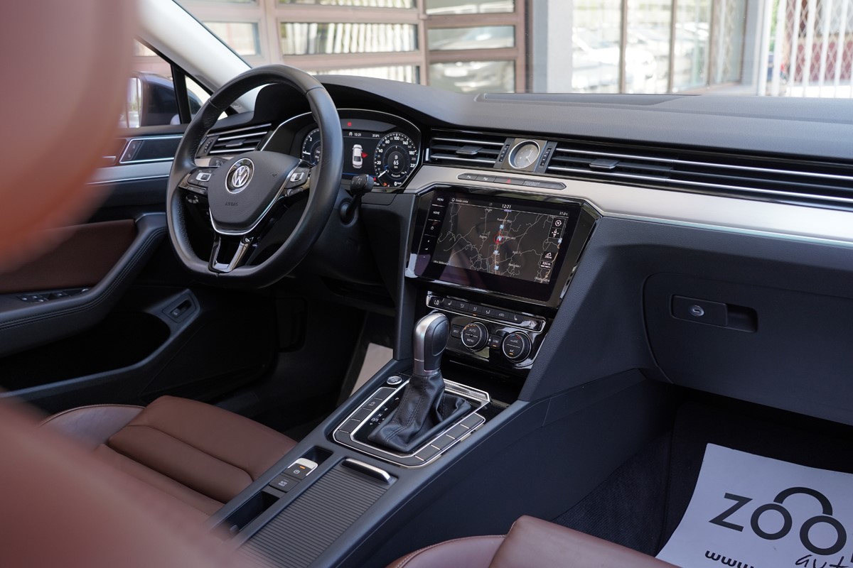 Volkswagen Passat 2.0 TDi DSG Carat Exclusive