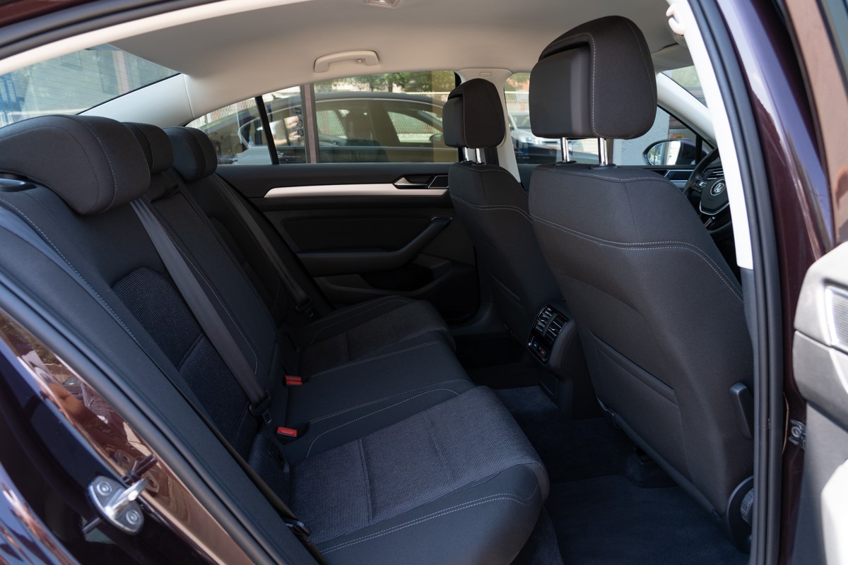 Volkswagen Passat 1.6 TDi BlueMotion Confortline Business DSG7
