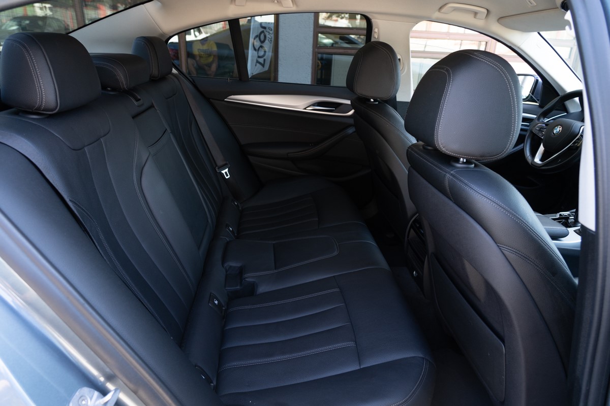 BMW
 5-Series 520d