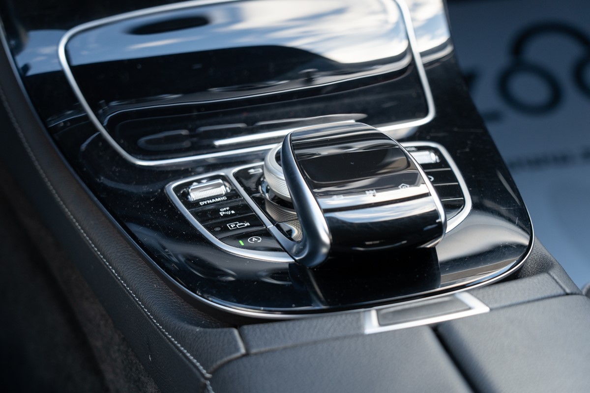 Mercedes-Benz E-Class
 200 D Business Solution