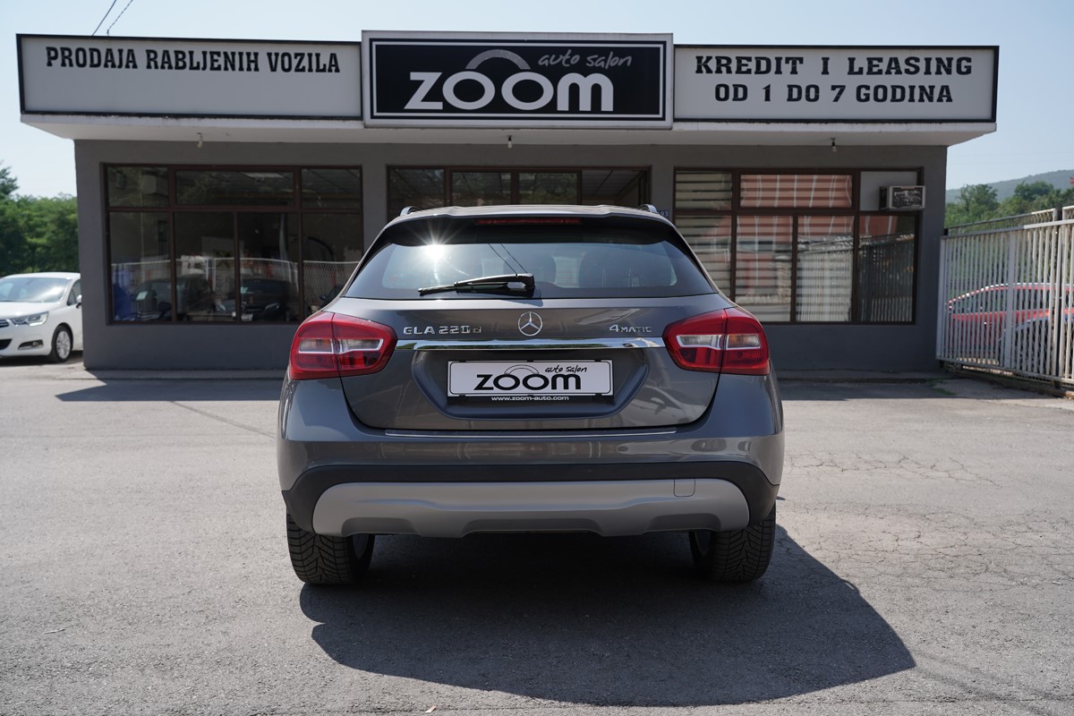 Mercedes-Benz GLA 220 D 4MATIC