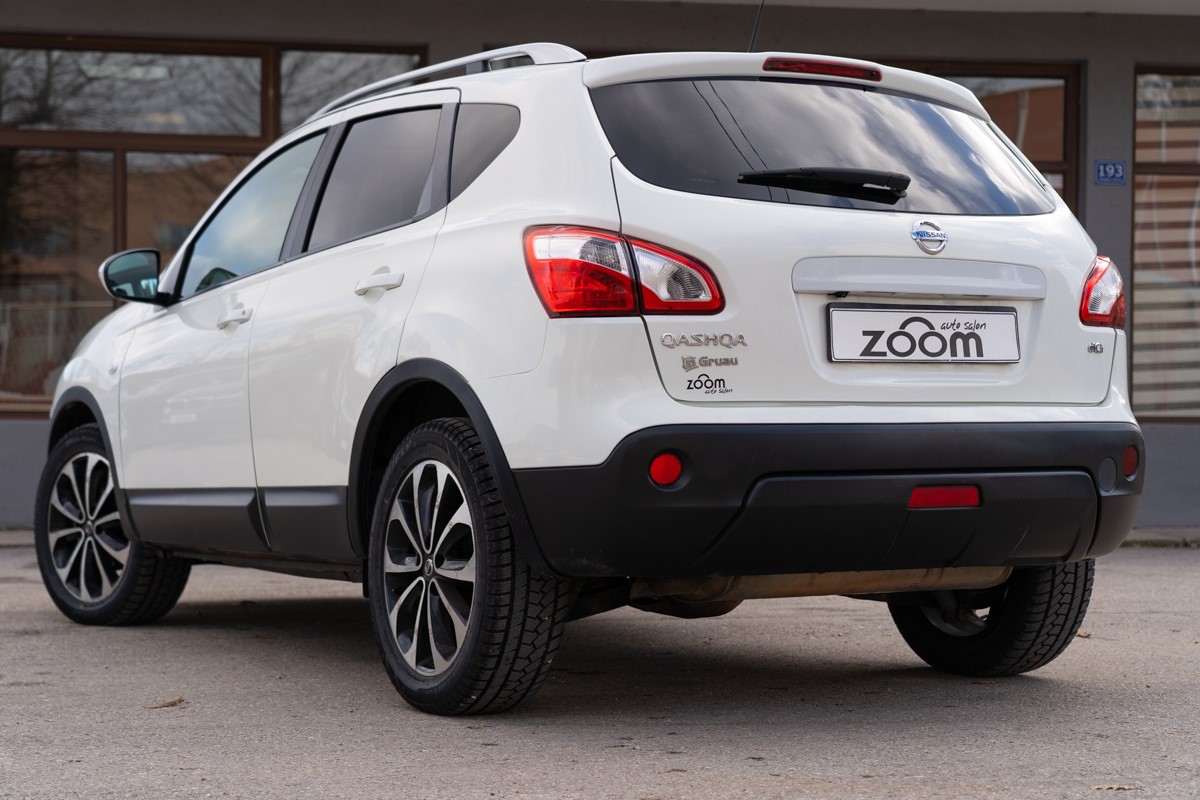 Nissan
 Qashqai 2,0 DCI