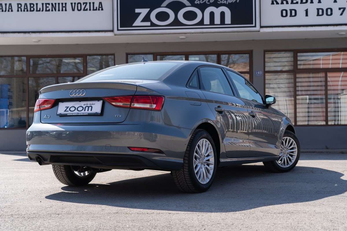Audi A3
 Sedan 1.6 TDi