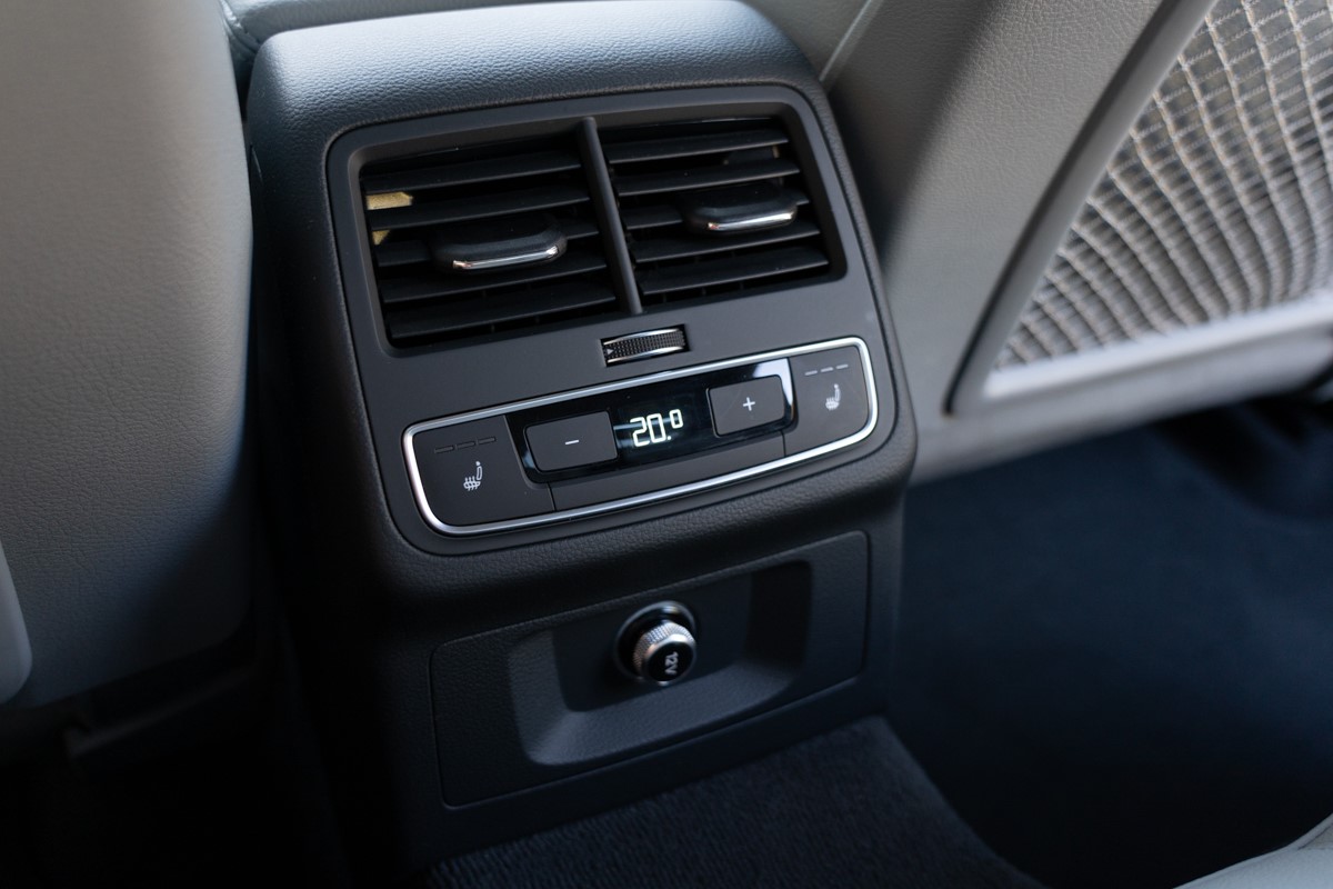 Audi A4
 2,0 TDI