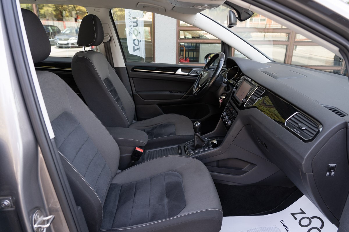 Volkswagen Golf SPORTSVAN  2.0 TDI HIGHLINE