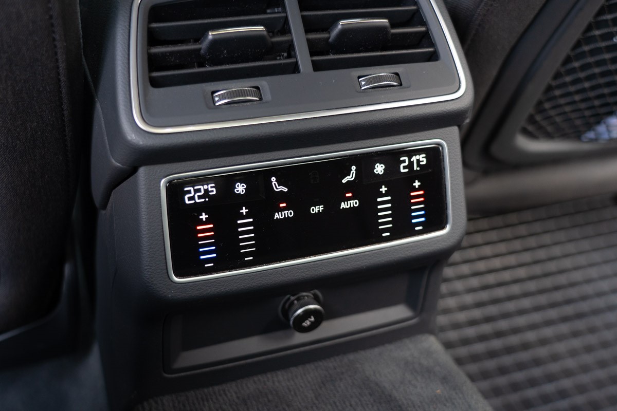 Audi A6
 3,0 TDI 50 Quattro