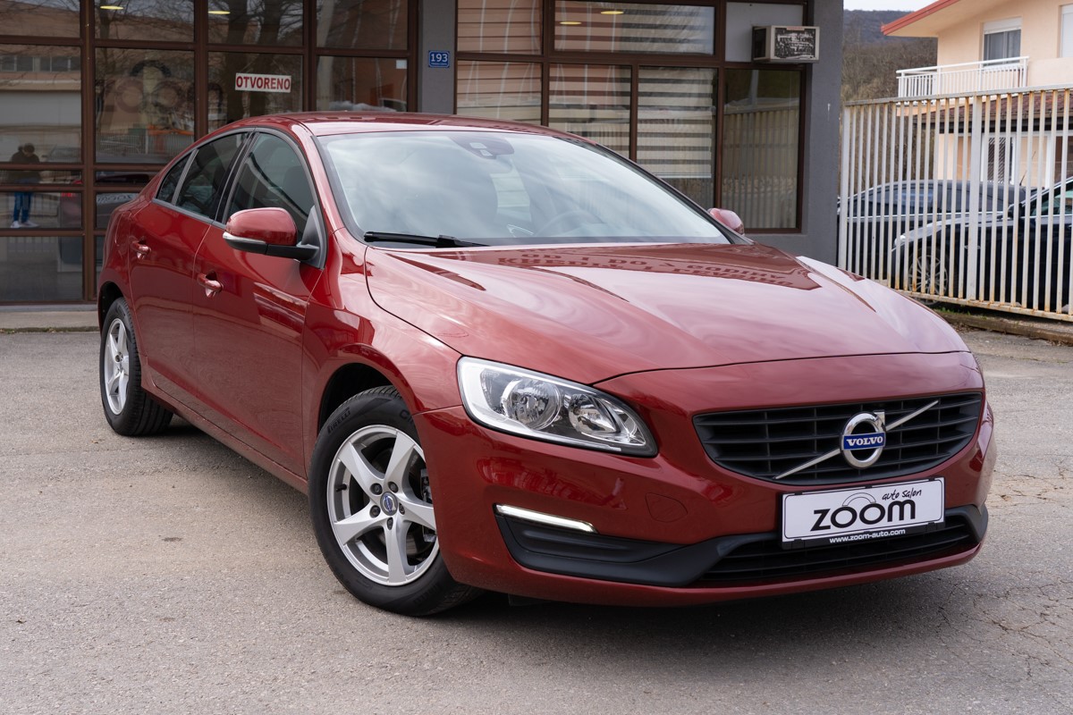 Volvo
 S60
 2.0D D2 Kinetic Business