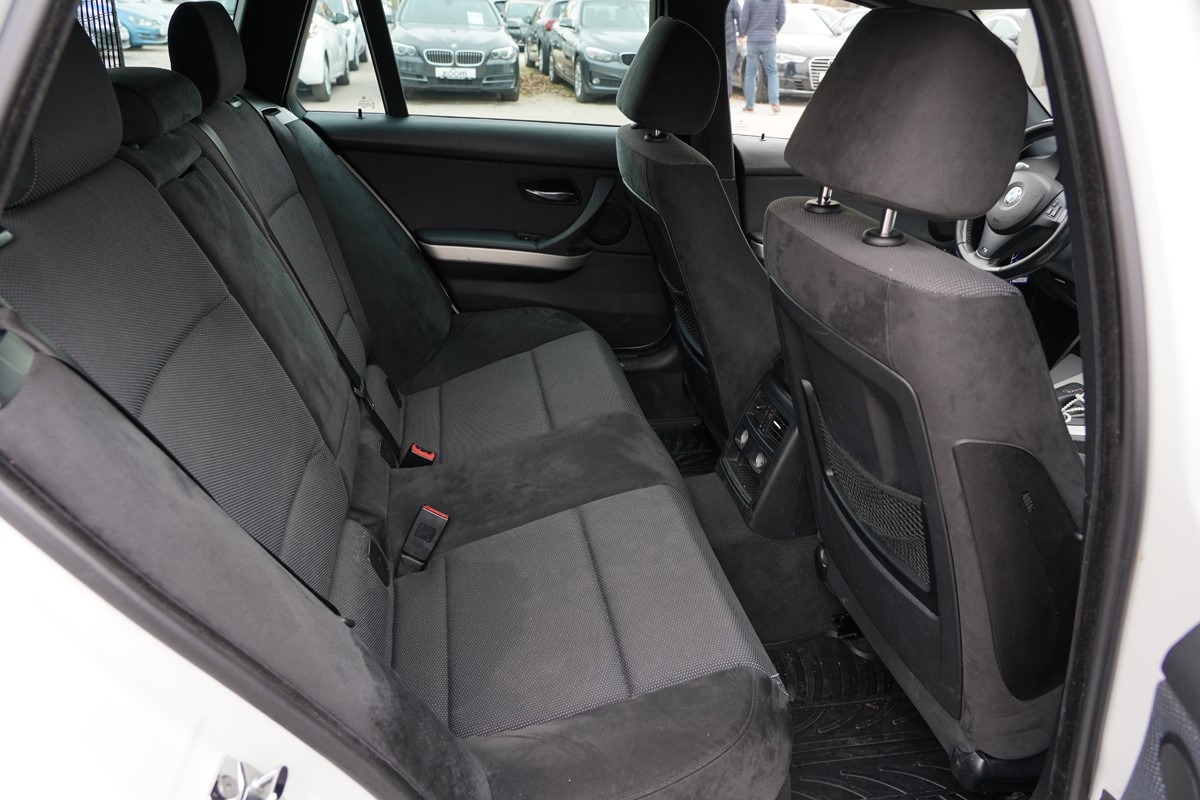 BMW
 3-Series 335d
