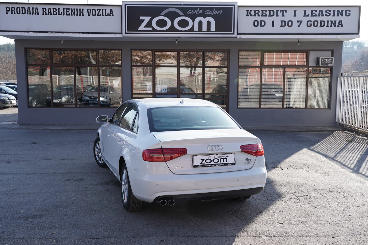 Audi A4
 2.0 TDI