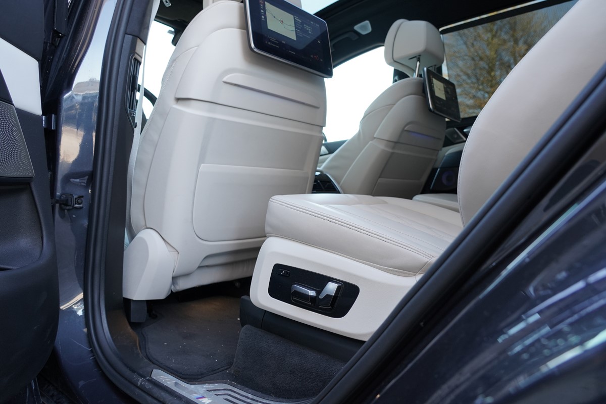 BMW
 X7 XDRIVE M50D
