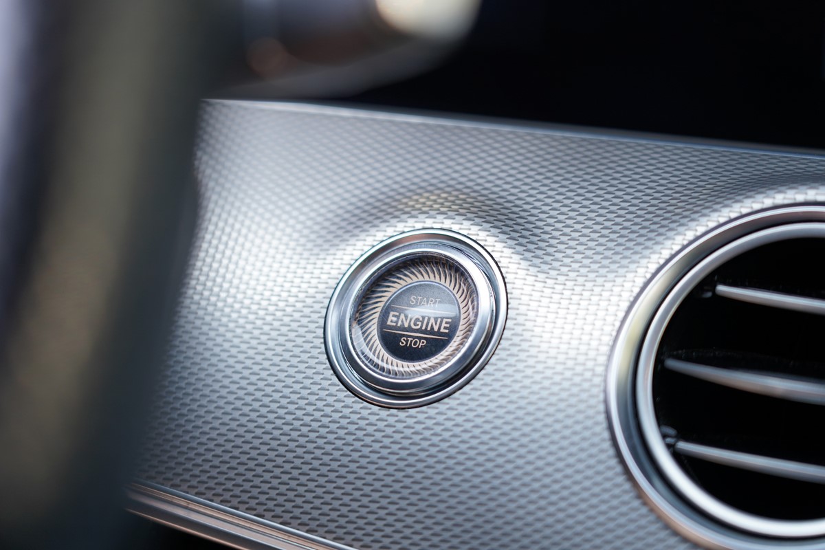 Mercedes-Benz E-Class
 220 CDI AMG 