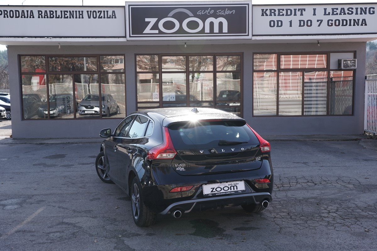 Volvo
 V40 D2 BUSINESS SPORT 5D