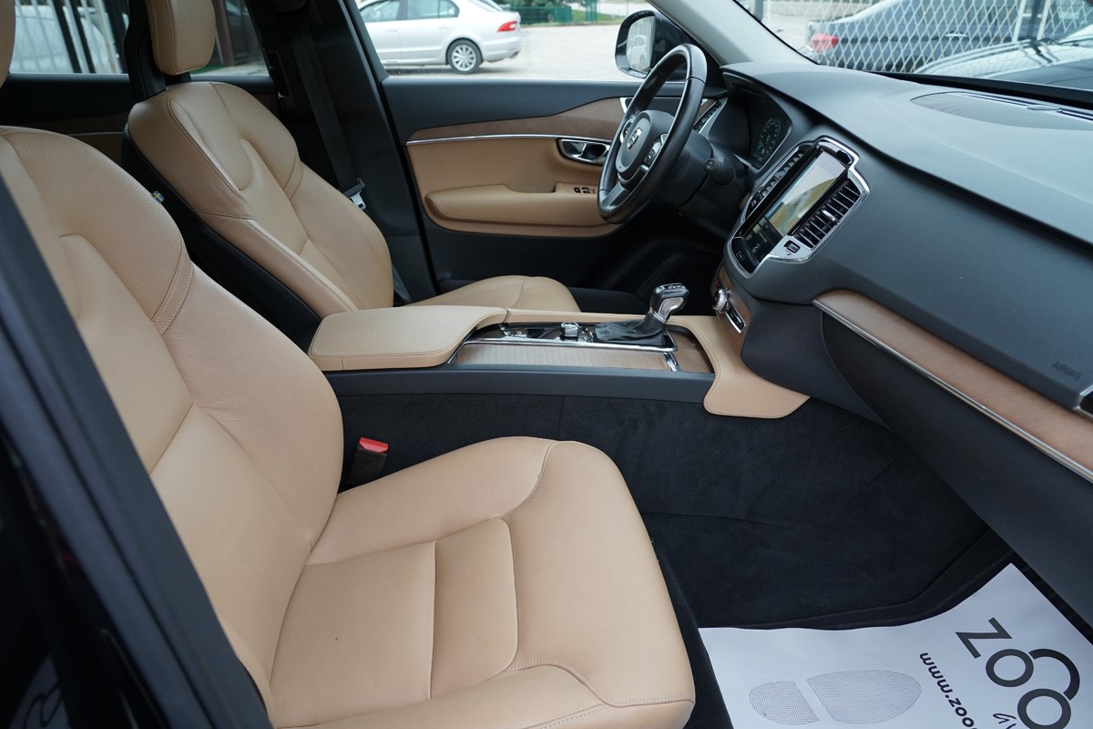 Volvo
 XC90 
 D5