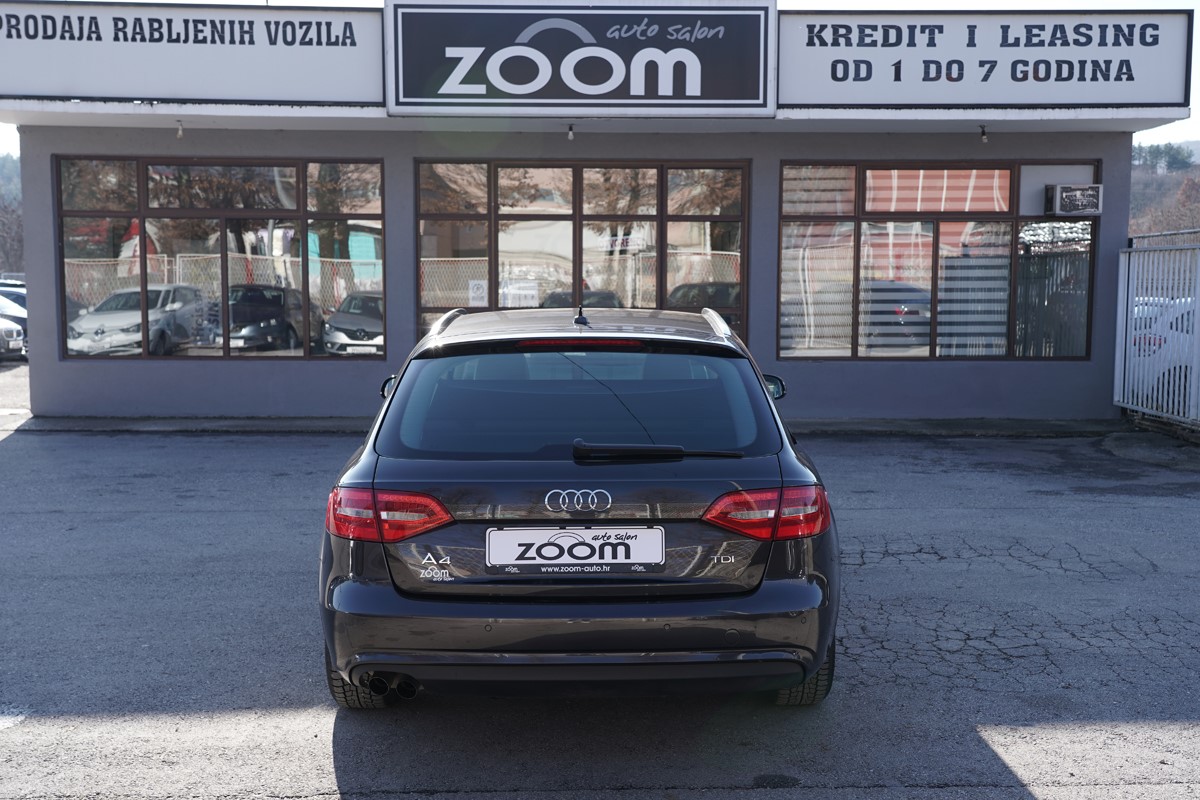 Audi A4
 2.0 TDI