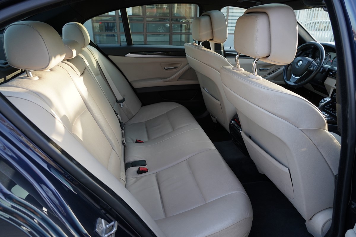 BMW
 5-Series F10 535D