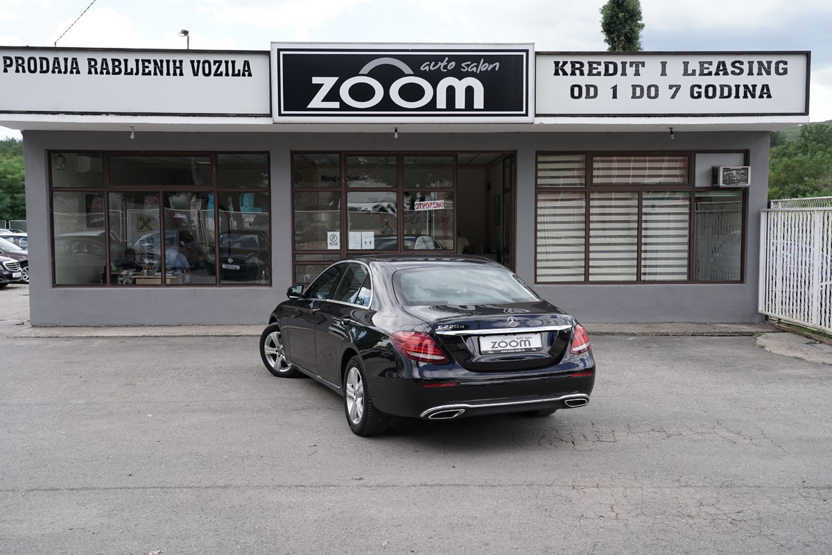 Mercedes-Benz E-Class
 220 D Avantgarde 