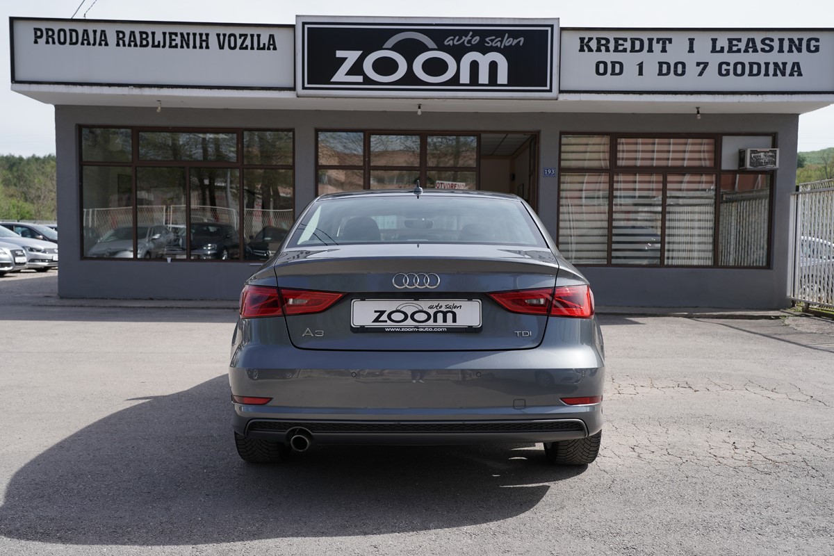 Audi A3
 1.6 TDI S-line Berline